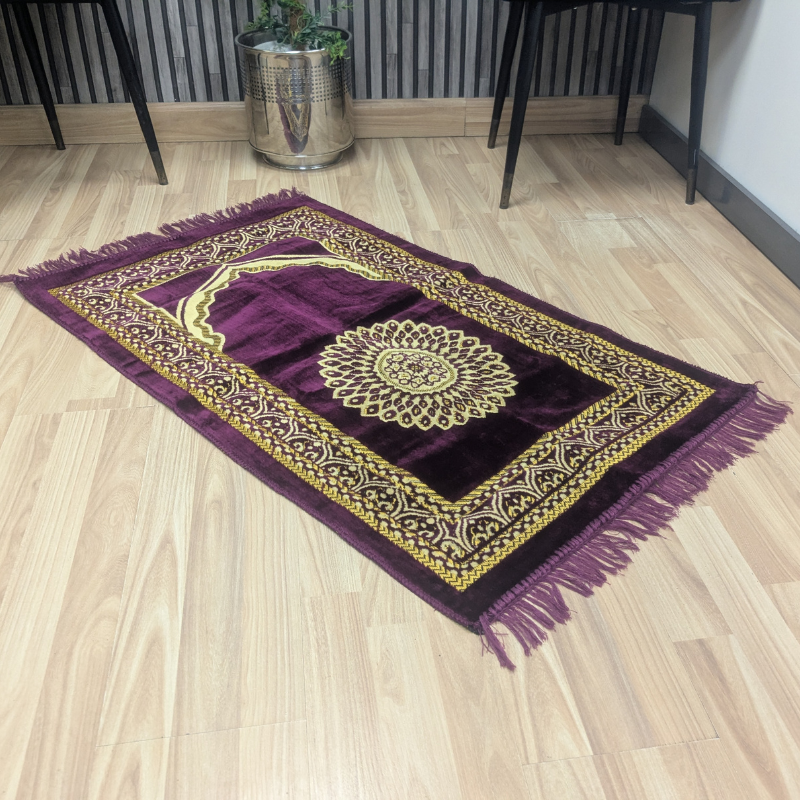 Kunuz Premium Janamaz – Full Size Prayer Mat for Hajj 2025 & Umrah